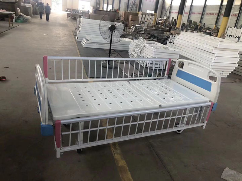 全覆盖式高档豪华双摇儿童护理床