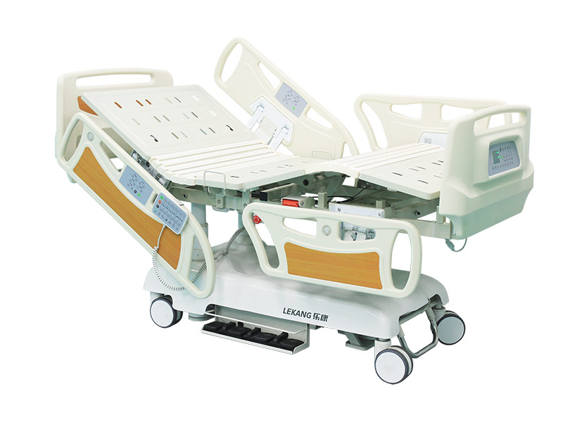 三立柱电动病床